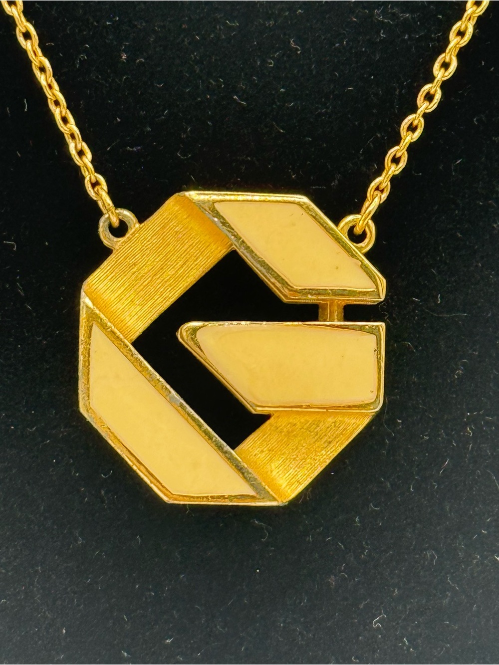 Givenchy Vintage Enamel G Pendant Necklace - Picture 6 of 9